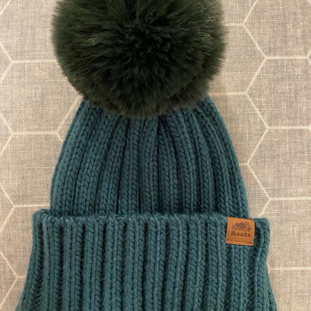 Roots Toque